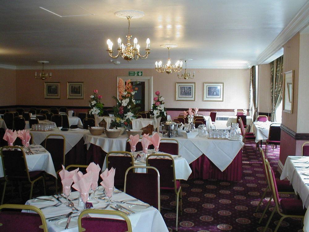 Glen Usk Hotel Llandrindod Wells Esterno foto