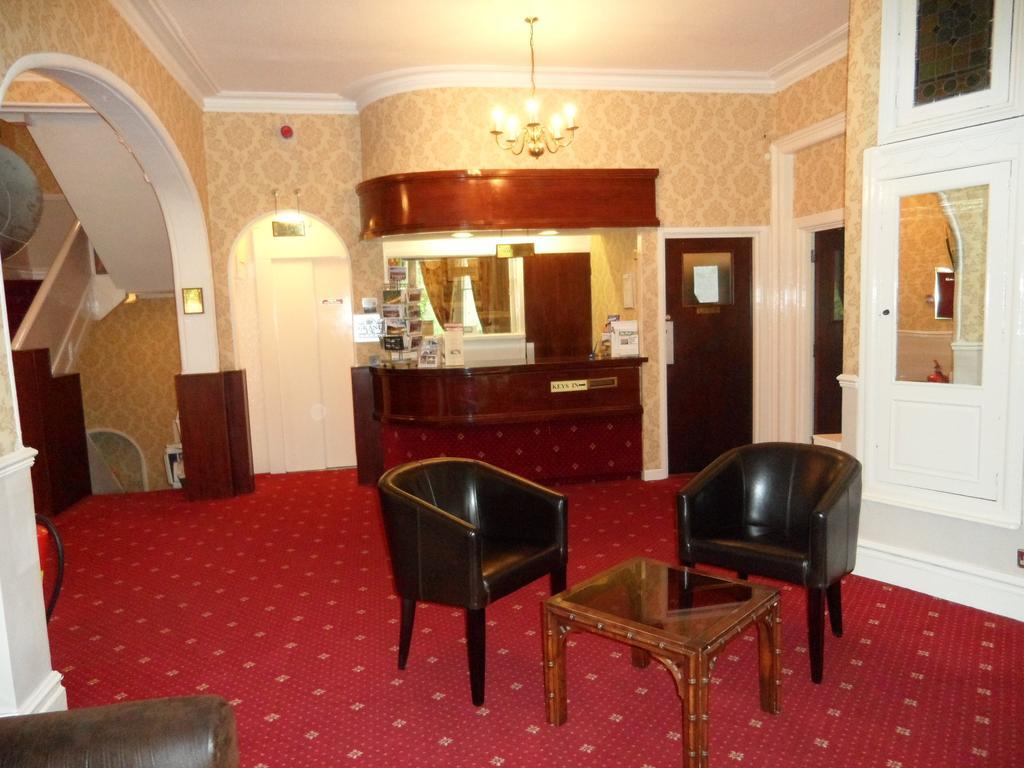 Glen Usk Hotel Llandrindod Wells Esterno foto