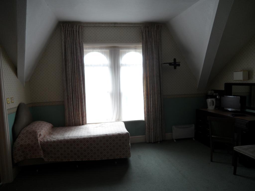 Glen Usk Hotel Llandrindod Wells Esterno foto