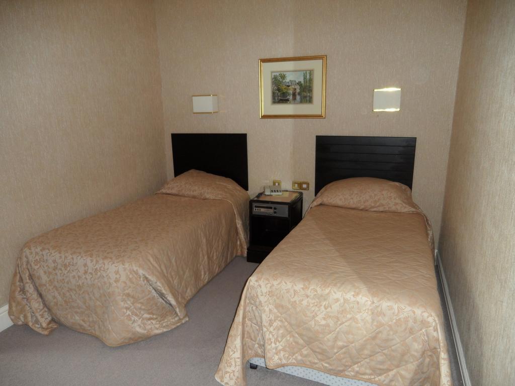 Glen Usk Hotel Llandrindod Wells Esterno foto