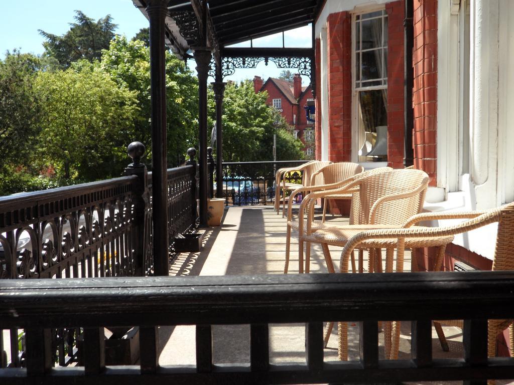 Glen Usk Hotel Llandrindod Wells Esterno foto