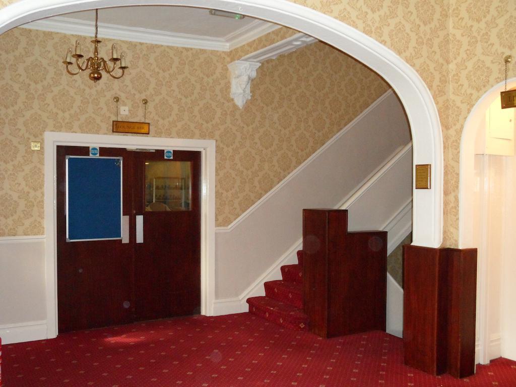 Glen Usk Hotel Llandrindod Wells Esterno foto