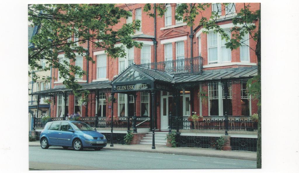 Glen Usk Hotel Llandrindod Wells Esterno foto