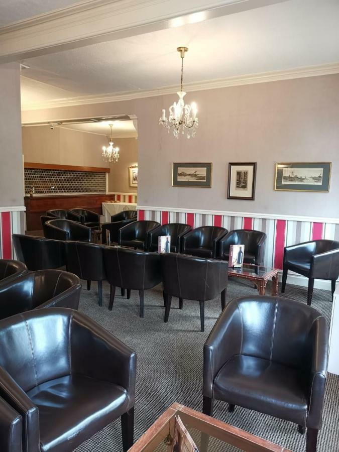 Glen Usk Hotel Llandrindod Wells Esterno foto
